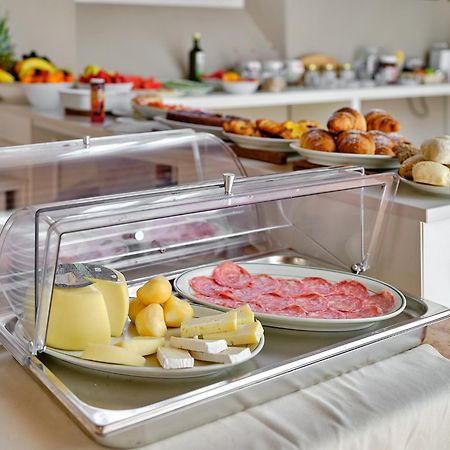 Villa Padovani Relais De Charme - Adults Only Pastrengo Bagian luar foto