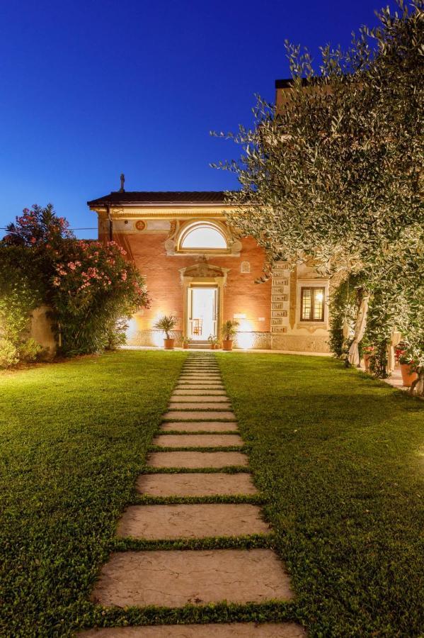 Villa Padovani Relais De Charme - Adults Only Pastrengo Bagian luar foto